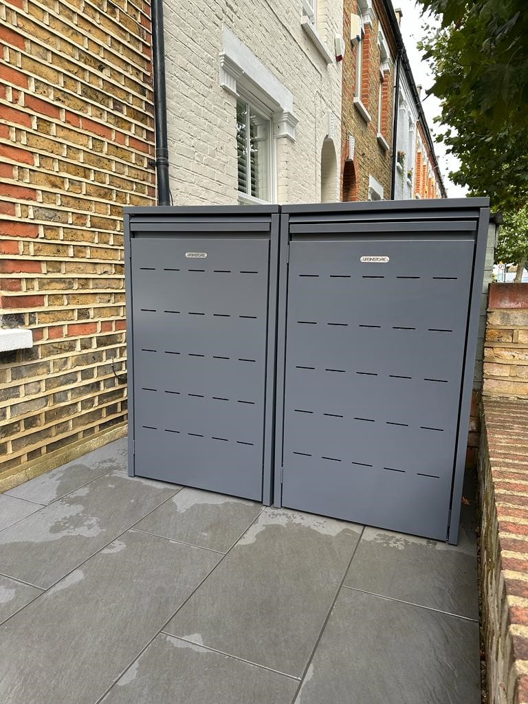 URBN Twin on location in Wimbledon